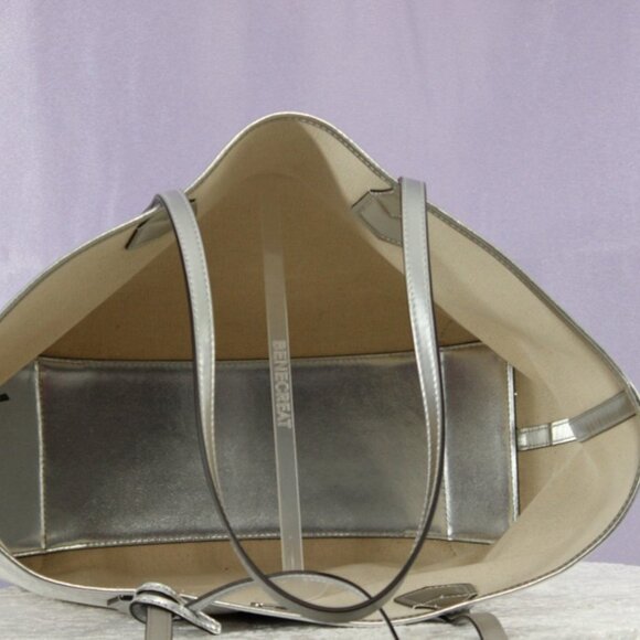 Michael Kors Jet Set Large Tote & Bryant Wallet Set – Silver / Optic White - Picture 7 of 16